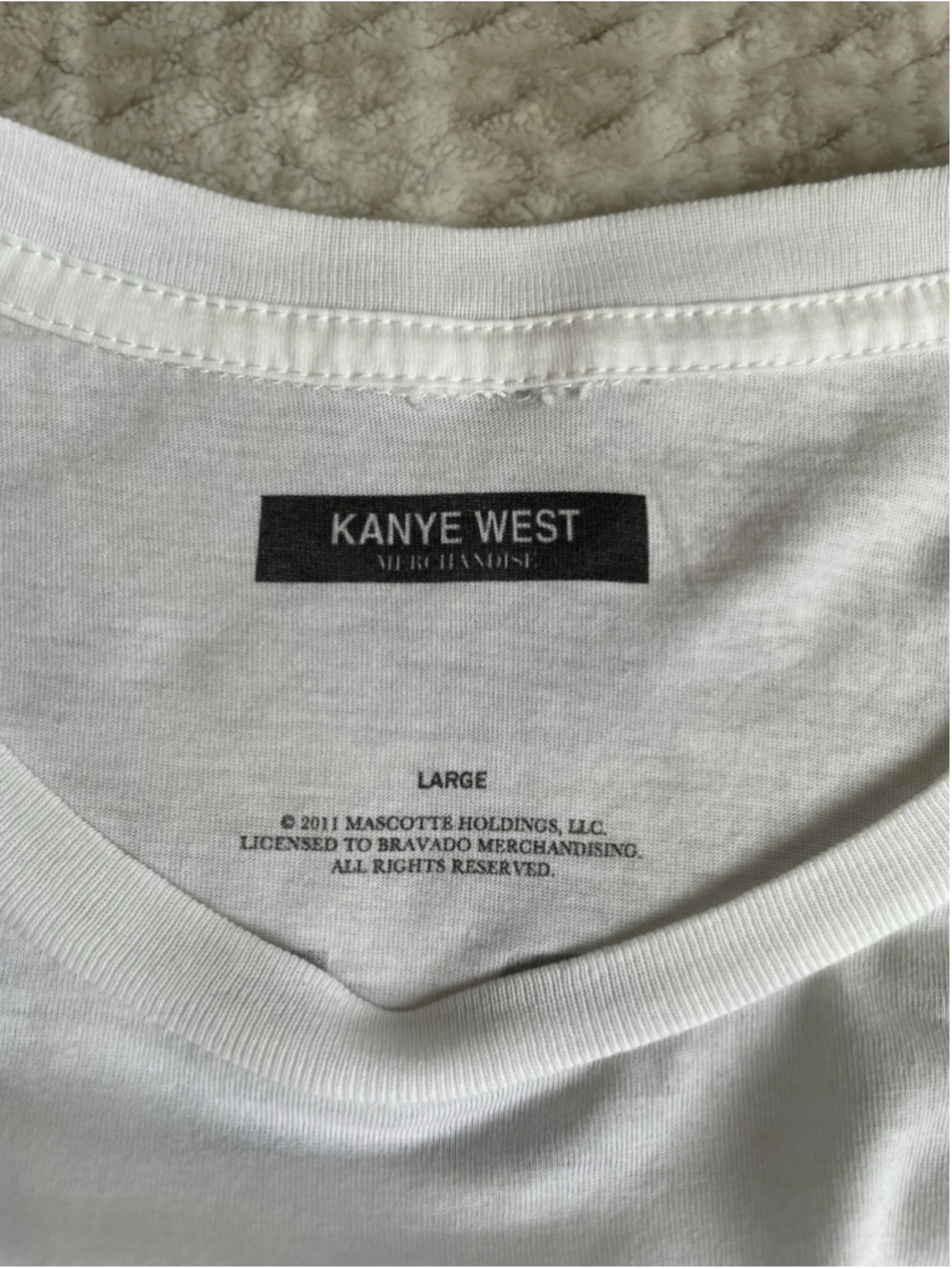 Kanye West T Shirt Men’s L Portrait Face Sketch Spell out White Fits M - Picture 4 of 7